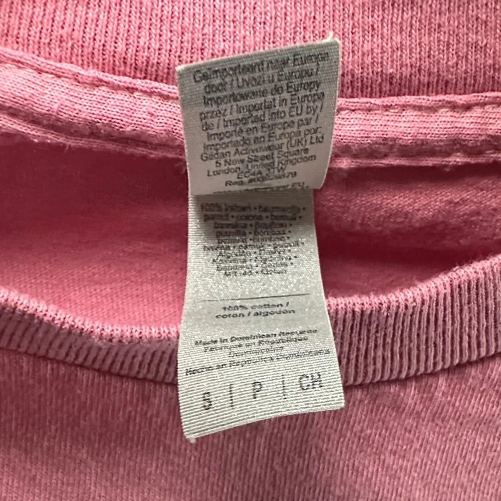 Gildan Gorillaz Pink Graphic Tee - Picture 2 of 5